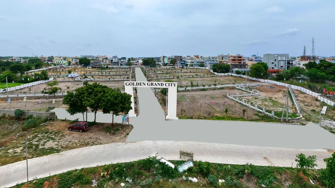 Visualisation of the Golden Grand City entrance arch at the layout entrance